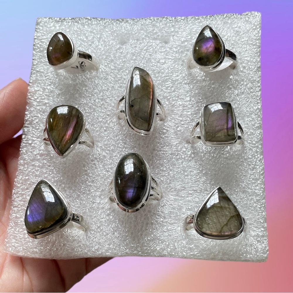 Purple Labradorite Ring - Picture 2 of 10